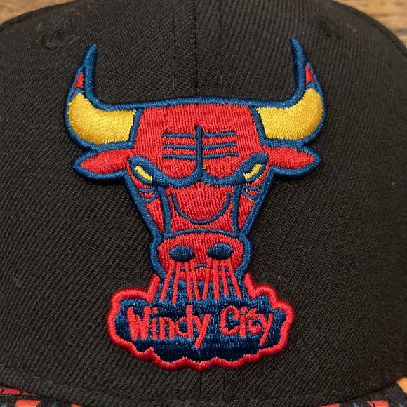 New Era Chicago Bulls limited edition hat. - Picture 2 of 6
